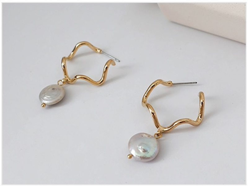 Curved Hoop Pearl Earrings